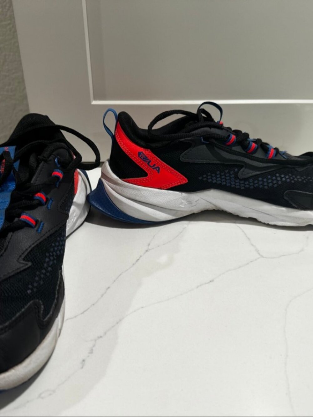 Under Armour UA Scramjet 6 Boys Running Shoes Size 6Y Black Red Blue